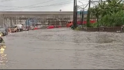 Info Mudik, Ganggu Arus Lalin Jalur Pantura Kaligawe Semarang, Banjir Rendam Jalan Setinggi 30 cm