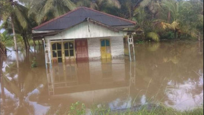 Waspada! Ada 606 Rumah yang Terendam Banjir di Maluku Tengah, Ketinggian sampai 100 Cm