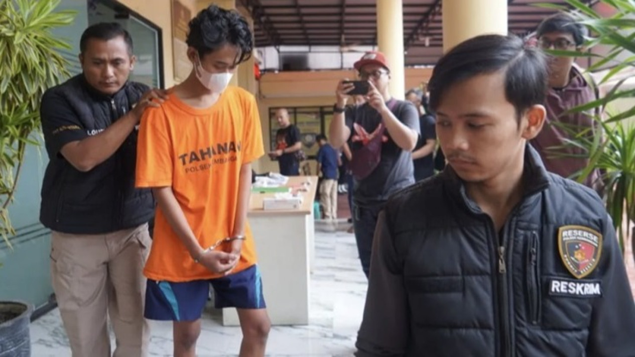 Mau Utang Rokok tapi Ditolak Penjual, Sebuah Warung di Kembangan Jakarta Barat Dibakar, Polisi: Sudah Direncanakan Pelaku
            - galeri foto