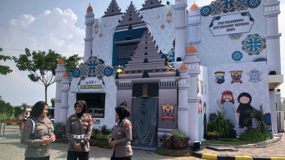 Usung Tema Wali Songo, Pos Layanan Mudik di Gresik Sediakan Pijak Refleksi hingga Servis Kendaraan Gratis