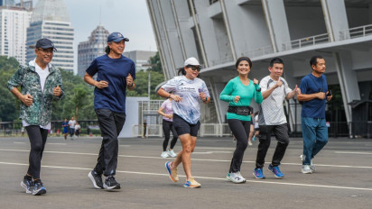 Nikmatnya Ngabuburit Olahraga Sore, Saleh Husin Dkk Lanjut War Takjil Benhil