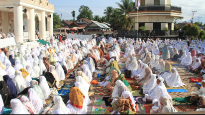 Kabar Ribuan Warga Pengikut Habib Muda Seunagan Aceh, Sudah Gelar Shalat Idul Fitri 1445 H Lebih Dulu