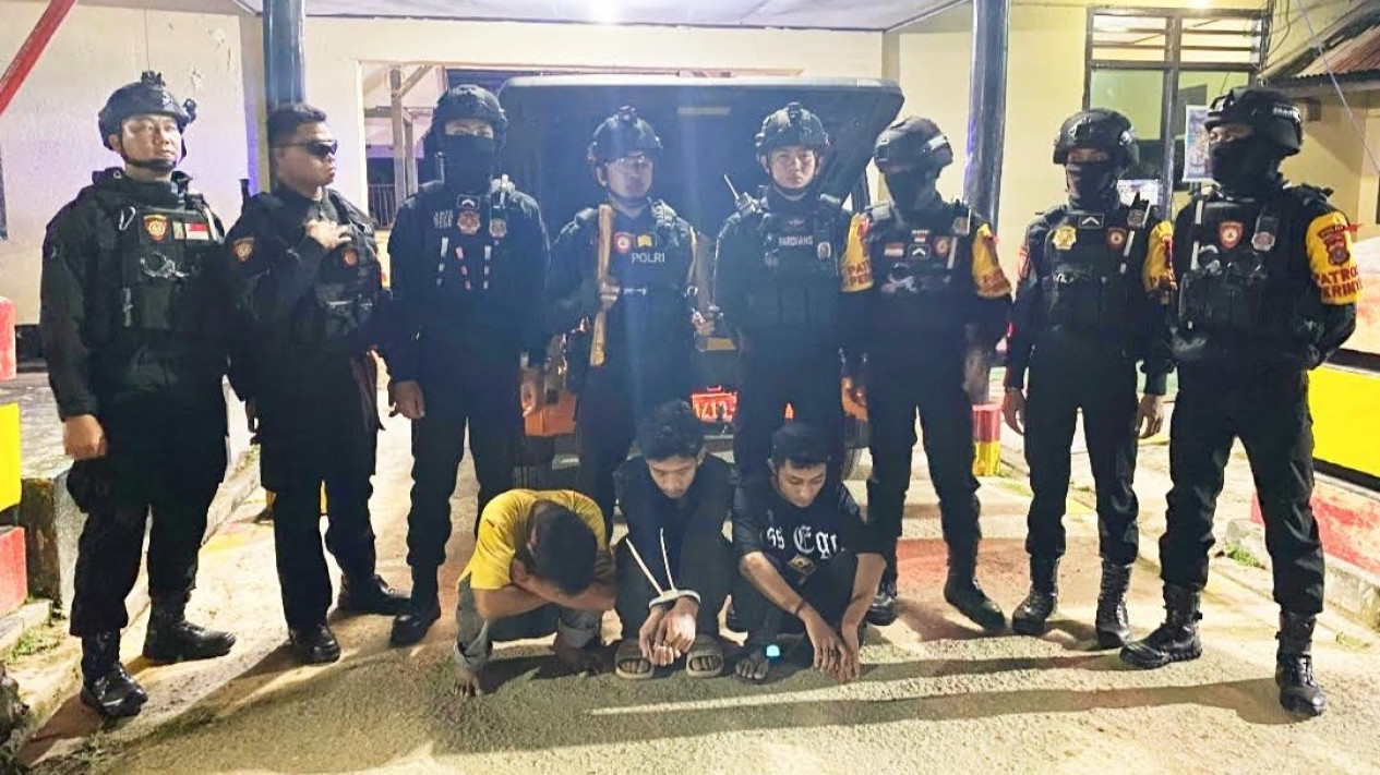 Patroli Jelang Lebaran, Polda Sultra Amankan Tiga Pria Hendak Mencuri dan Bawa Sajam
            - galeri foto