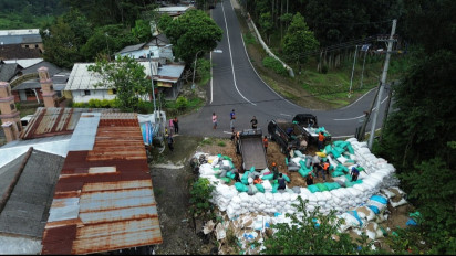 Rawan Kecelakaan di Jalur Tengkorak Mojokerto - Batu, 1500 Karung Sekam Didatangkan