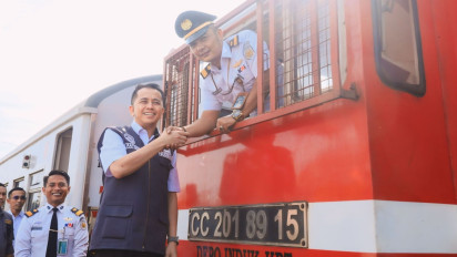 Pj Gubernur Agus Fatoni Lepas Keberangkatan 1.040 Pemudik Gratis Gunakan Kereta Api