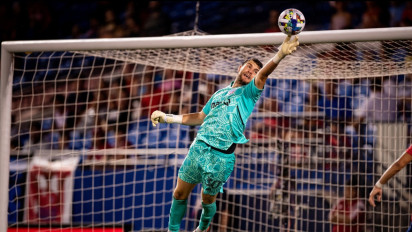 Bersama Lionel Messi, Calon Pemain Naturalisasi Timnas Indonesia Marteen Paes Jadi Kiper Terbaik MLS 