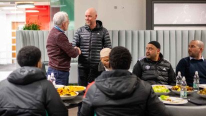 Dari Bukber Hingga Adzan di Stadion, Ini Cara Klub Liga Inggris Ramaikan Ramadhan