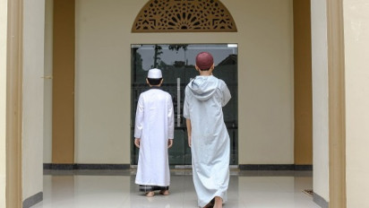 Saat Hari Raya Idul Fitri Disunnahkan Jalan Kaki ke Masjid, Simak Hadisnya