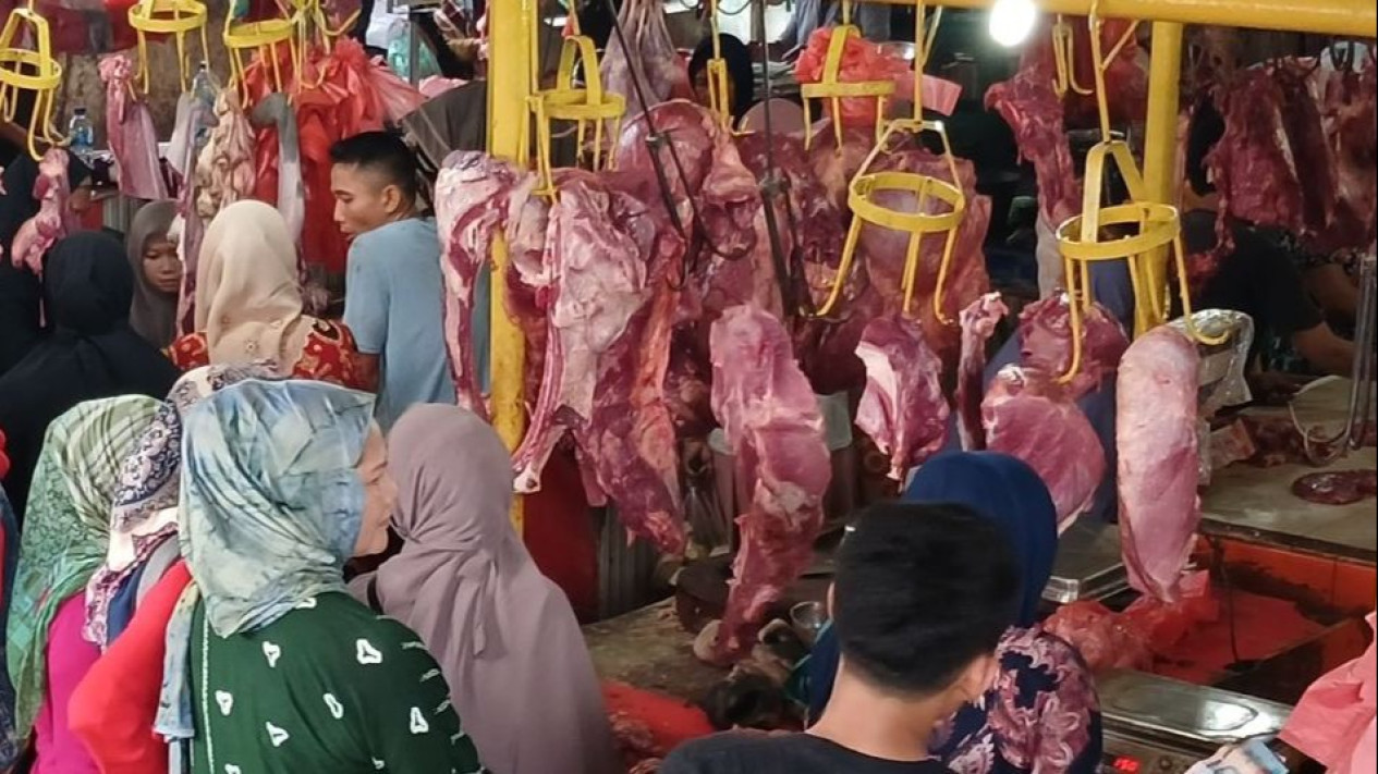 H-1 Idulfitri 1445 H Harga Daging Sapi di Kota Medan Tembus Rp150.000
            - galeri foto