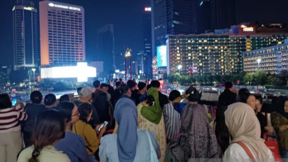 Ramai Warga Pilih Malam Takbiran di Bundaran HI Jakarta