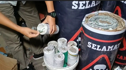Polres Ngawi Grebek Rumah Kosong Tempat Produksi Petasan Berdaya Ledak Tinggi