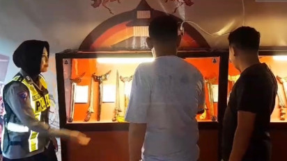 Unik! Posko Lebaran Pemudik di Sumenep Disuguhi Pameran Keris