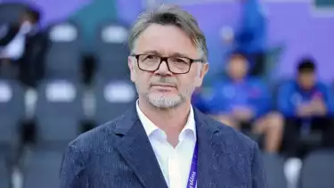 Mantan pelatih Vietnam Philippe Troussier