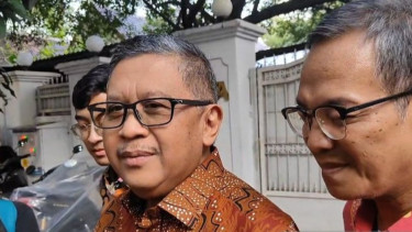 Hasto Beberkan Alasan Rosan Roeslani Dua Kali Datang ke Rumah Megawati