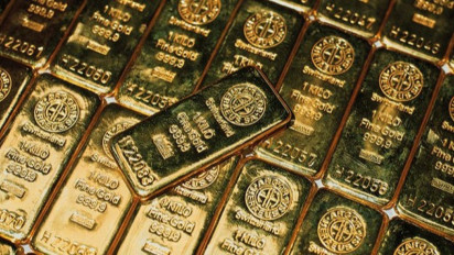 Harga Emas Dunia Tergelincir dari Rekor Tertingginya, Sentimen Negatif dari Kenaikan Inflasi di Amerika Serikat