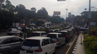 Hari Kedua Lebaran Lalu Lintas Puncak Bogor Padat, Polisi Berlakukan Ganjil-Genap dan Satu Arah