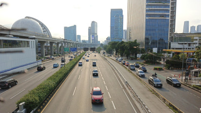 Jakarta Sepi Ditinggal Perantau Mudik, Jalan Gatot Subroto Terpantau Ramai Lancar