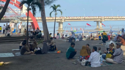 Libur Lebaran, Wisata Pantai Kenjeran di Surabaya, Ramai Dipadati Pengunjung