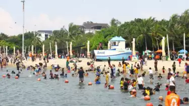 Pantai Ancol saat Lebaran