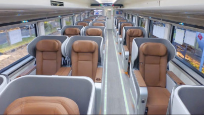 Libur Lebaran Masyarakat Serbu Kereta Luxury, Begini Fasilitasnya