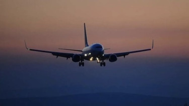 Kemlu Imbau WNI Antisipasi Gangguan Jadwal Penerbangan di Negara-Negara Timur Tengah