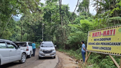 Warga Lampung Hati-hati! Jalan Lintas Barat Liwa-Krui Macet Akibat Tanah Longsor