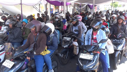 H+4 Lebaran, Sepeda Motor Dominasi Arus Balik ke Bali di Pelabuhan Ketapang Banyuwangi