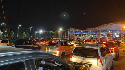 Info Mudik, Penampakan Arus Balik di Pelabuhan Bakauheni Lampung pada Minggu Malam, Padat Merayap