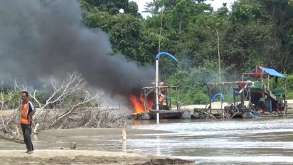 Heboh Garap Area Kuburan, Sejumlah Alat Tambang Emas Ilegal di Jambi Dibakar Massa