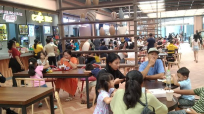 Dapat THR Menjelang Lebaran, Tingkat Kepercayaan Konsumen Naik di Maret 2024 Menjadi 123,8 Poin