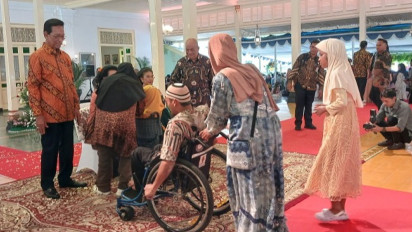 Open House Idulfitri, Ribuan Warga Antre Halal Bihalal dengan Sri Sultan HB X dan KGPAA Paku Alam X