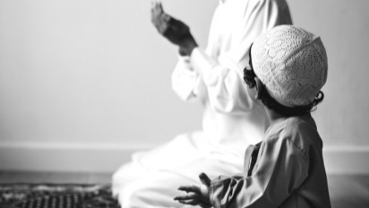 Ingatlah! Hartamu dan Anak-anakmu Hanyalah Cobaan, Tafsir Surat At Taghabun Ayat 15