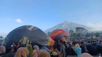 Meriahkan Lebaran, Ribuan Warga Wonosobo Ramaikan Festival Balon Udara