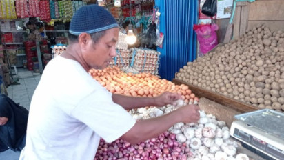 Miris, Harga Bawang Melejit di Ambon Pascalebaran