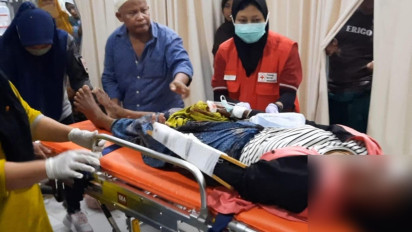 Mobil Pikap Angkut 23 Orang di Pamekasan Terguling, 18 Penumpang Luka Parah Hingga Gegar Otak