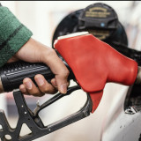 Pemerintah Pastikan Subsidi BBM Aman Jelang Idulfitri Meski Harga Minyak Dunia Tembus US$100 per Barel