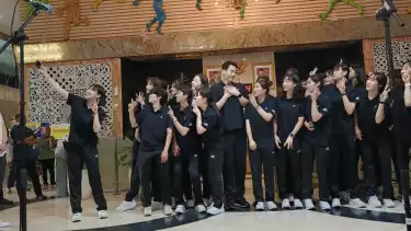 Tim Red Sparks tiba di Jakarta sebelum laga menghadapi Indonesia All Stars menjamu para fans.