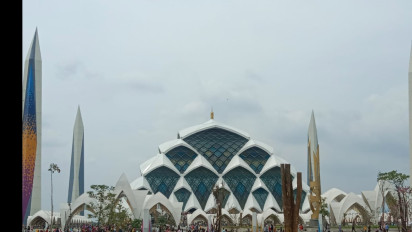 Masjid Raya Al Jabbar: Proyek Ridwan Kamil Bernilai Rp1 T yang Kini Jadi Ikon Jawa Barat