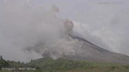 Awan Panas Gunung Merapi Meluncur 1 Kilometer Ke Kali Bebeng/Krasak, BPPTKG Sebut Status Tetap Siaga