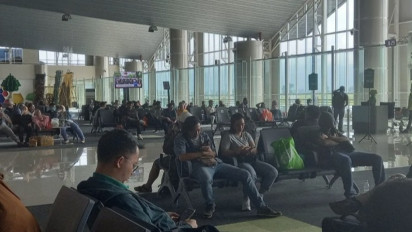 Belasan Penerbangan Dari-Menuju Manado Tertunda Akibat Erupsi Gunung Ruang