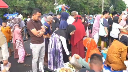 Pasar Dadakan Saat Lebaran Ketupat Diserbu Warga, Makanan Topak Ladeh Khas Bangkalan Jadi Sajian Utama