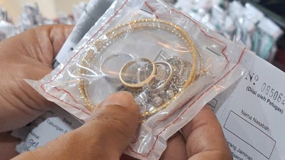 Lebaran Usai, Warga Brebes Ramai-Ramai Gadaikan Emas