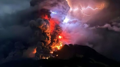 Waspada Erupsi Gunung Ruang, Badan Geologi Minta Warga Waspadai Lontaran Batu Pijar