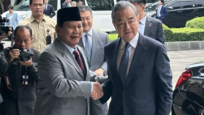 Prabowo Terima Kunjungan Menlu China Wang Yi di Kantor Kemhan