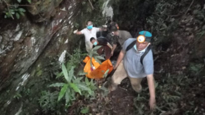 Geger! Lagi Cari Kayu Bakar, Ama Zeni Temukan Tumpukan Kerangka Manusia di Dalam Goa, Mengerikan