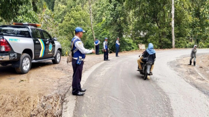 Jalur Lumajang-Malang Lewat Piket Nol Ditutup Akibat Longsor dan Pohon Tumbang, Ini Alternatifnya