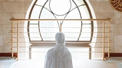 Jangan Kaget Kalau Amalkan Dua Dzikir Ini Rezeki Datang Meledak-ledak, Kata Ustaz Adi Hidayat