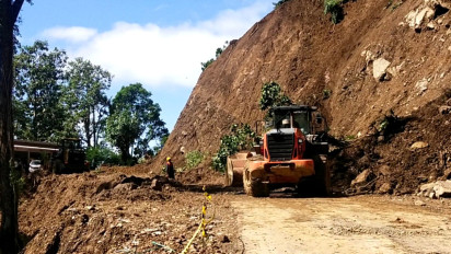 Jalur Lintas Selatan Lumajang-Malang Lumpuh Total, Polisi: Ada 12 Titik Longsor