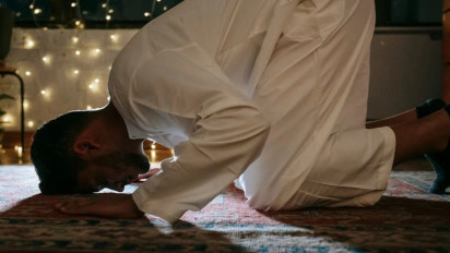 Dijamin Terbebas dari Kemiskinan, Tolong Baca Doa Ini Kata Ustaz Adi Hidayat, Kesulitan Ekonomi Langsung Teratasi