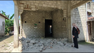 Kecewa Dicerai Sepihak, Seorang TKW di Madiun Nekat Bongkar Rumahnya, sampai Bawa Alat Berat